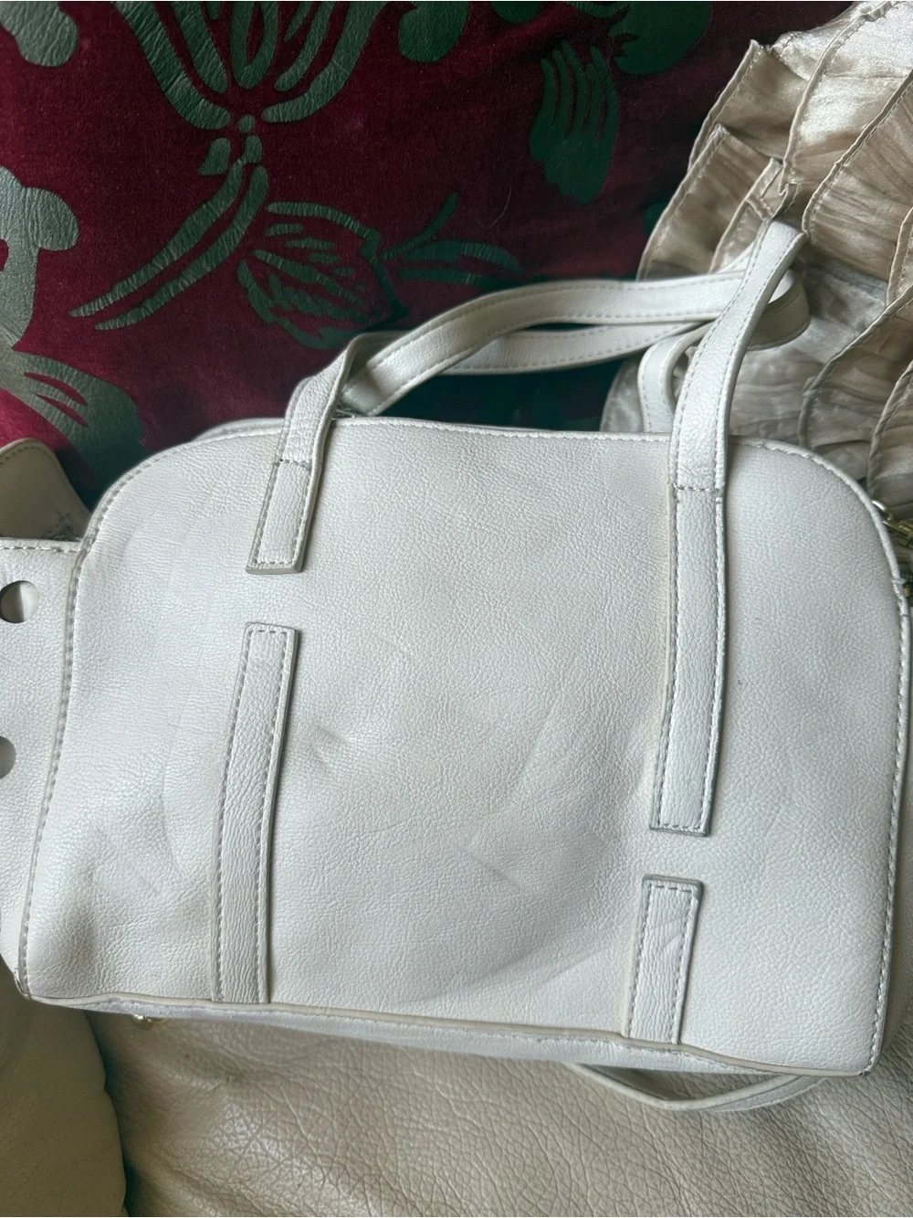 Betsey Johnson White Heart Cut Crossbody with Pink & White Tassels - Picture 3 of 4
